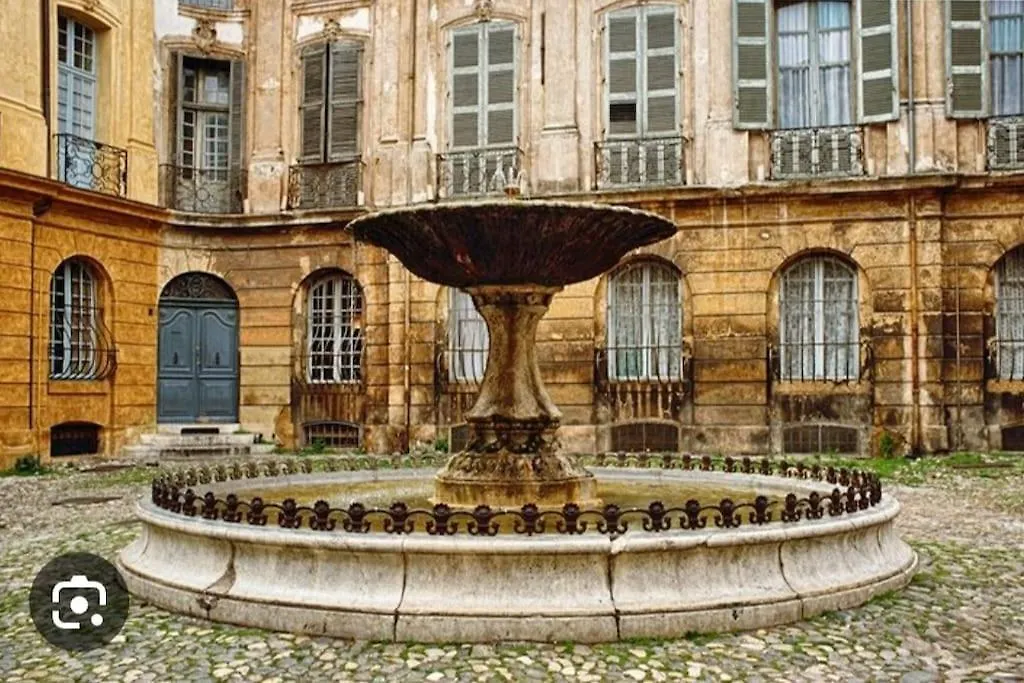 Apartment New! Joli T2 Mezzanine En Centre Ville Aix-en-Provence France