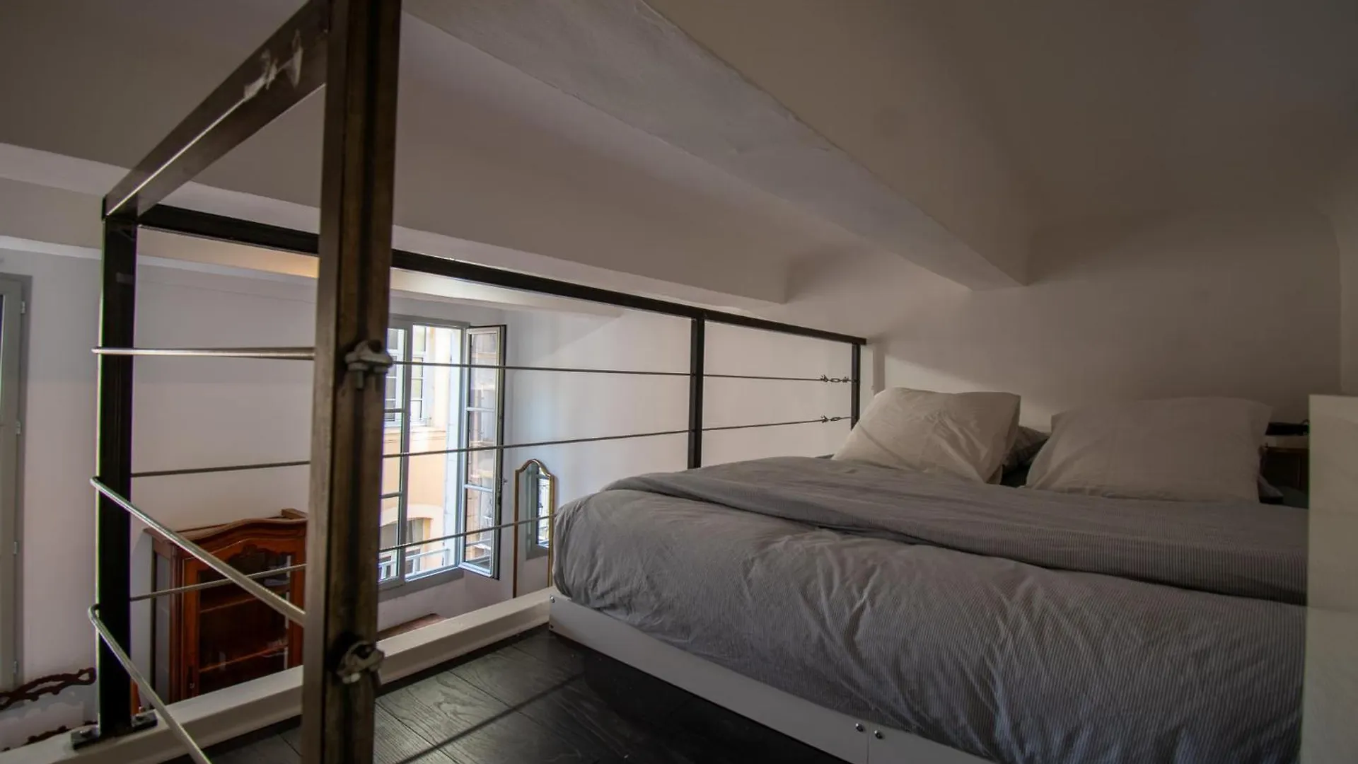 Apartment New! Joli T2 Mezzanine En Centre Ville Aix-en-Provence