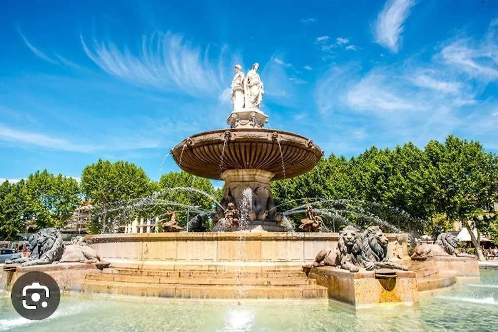 New! Joli T2 Mezzanine En Centre Ville Aix-en-Provence